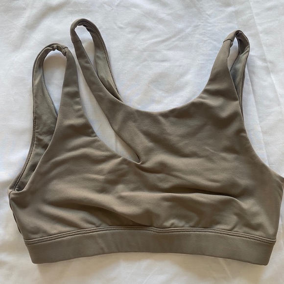ALO Yoga Other - ALO yoga peak sports bra